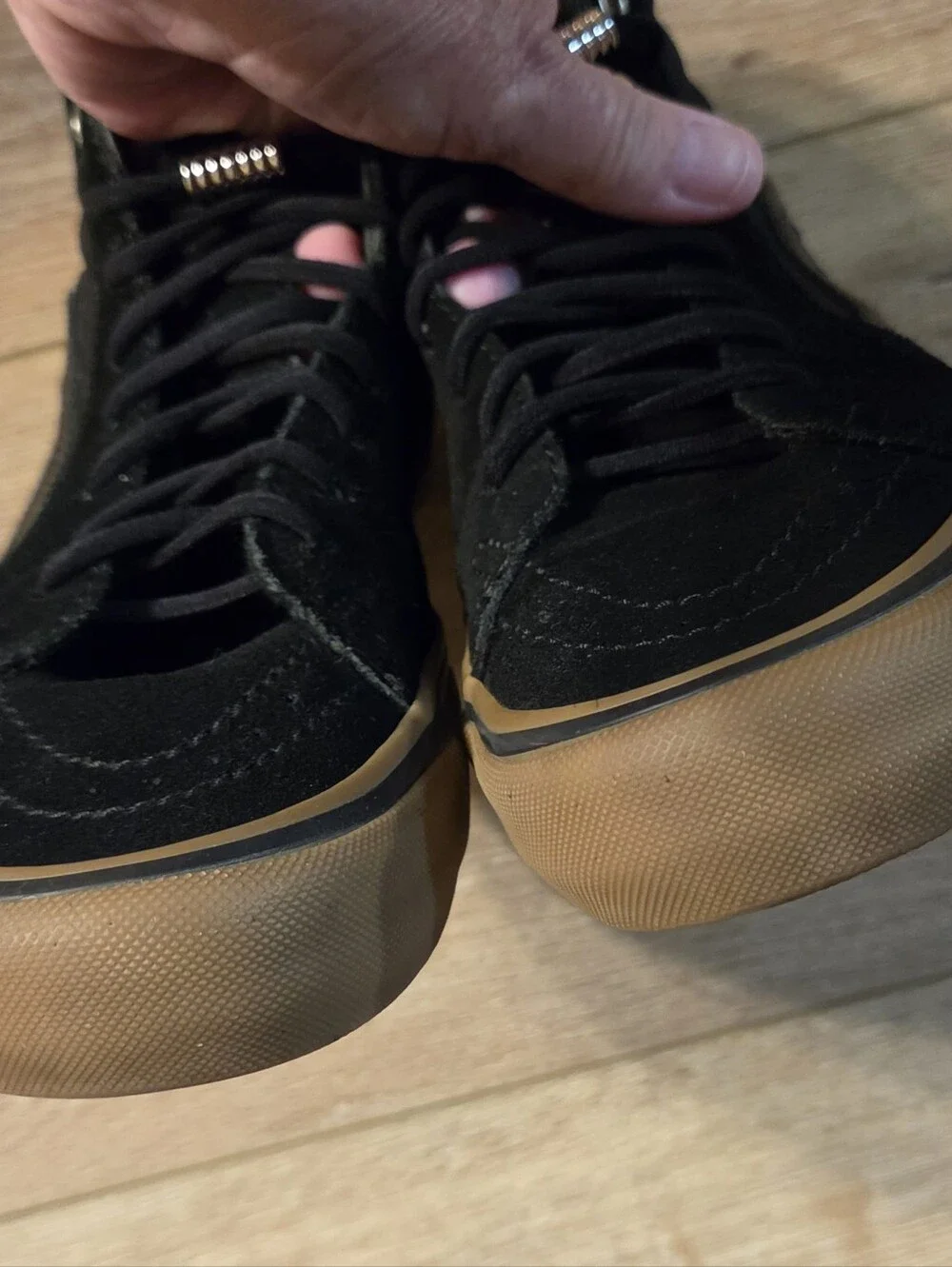 Vans Sk8-Hi Pro Black / Gum High Top Men 7 / Women 8.5 w/ Elastic Laces